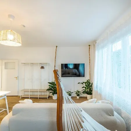 & Exclusive Amenities Daire Hannover